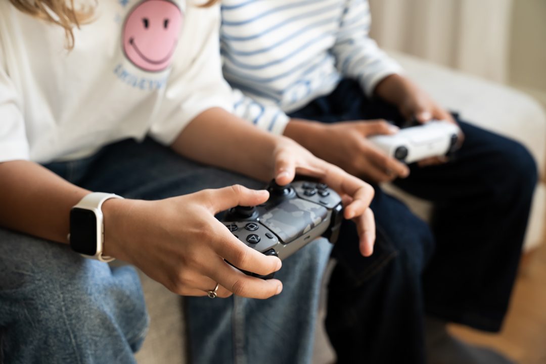 El opladning computer spar på strøm