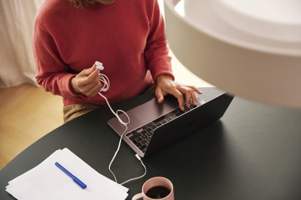 Strømpriser, spareråd opladning af computer