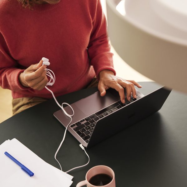 Strømpriser, spareråd opladning af computer