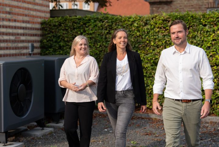 Funktionschef David Neville med serviceplanlægger Anja Hansen og kunderådgiver Tina Mortensen fra sit team på hovedkontoret i Svinninge