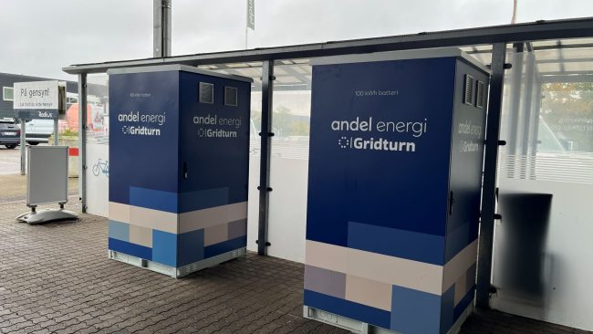 Billedet viser to Andel Energi x GridTurn-batterier.